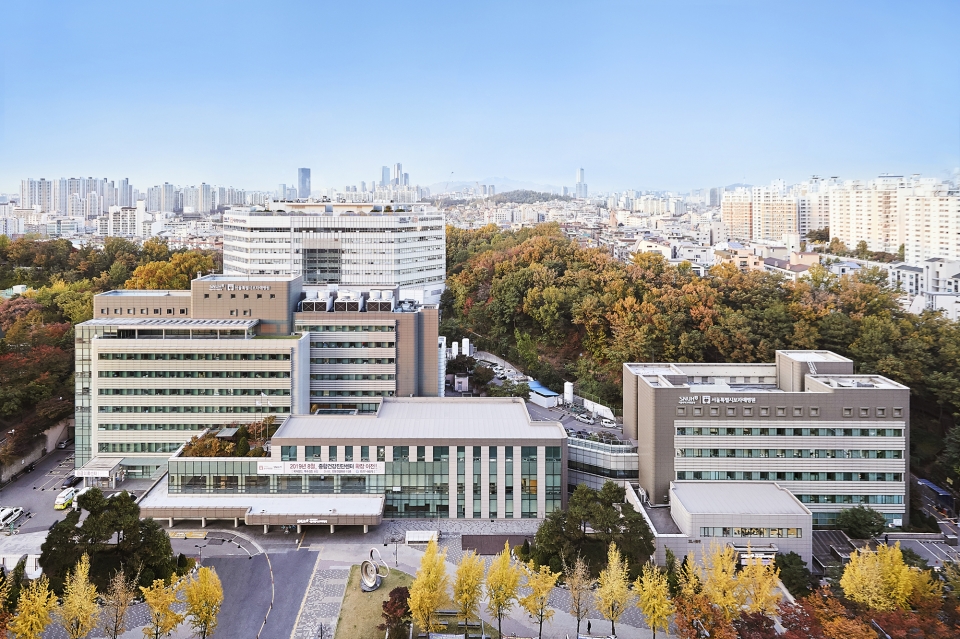 서울대병원 운영 보라매병원의 가을풍경