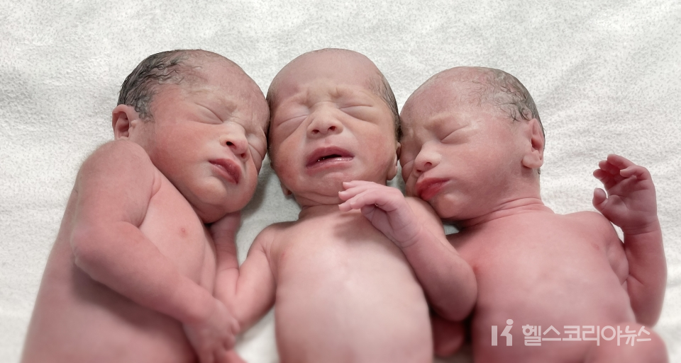 새해 1월 1일 고대 안병원에서 태어난 세쌍둥이. [사진=안암병원]