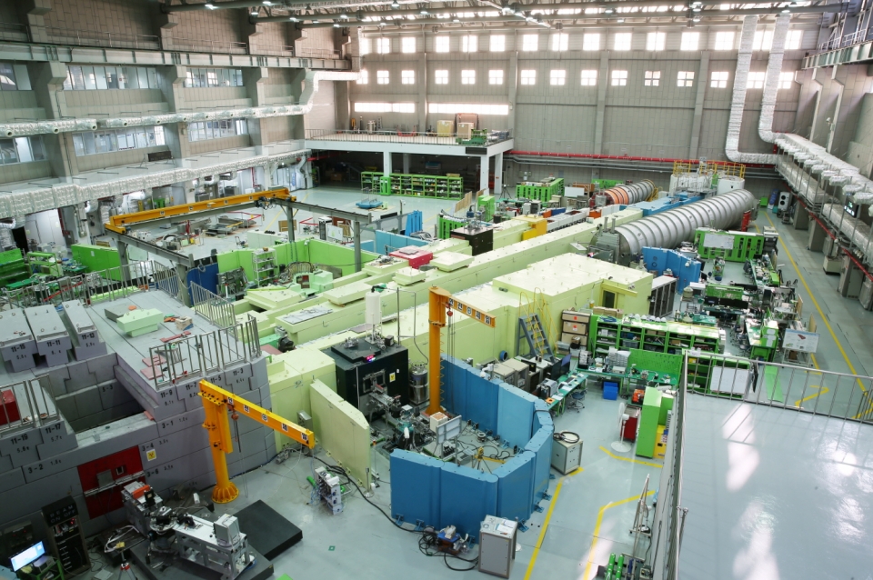 한국원자력연구원이 활용한 냉중성자 연구시설 내 중성자 소각산란장치(SANS).