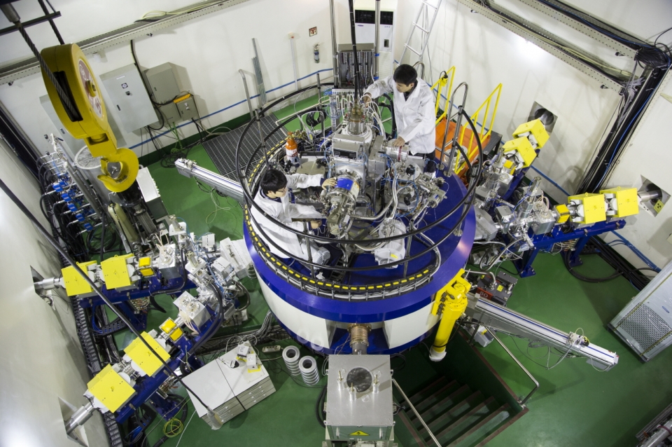 한국원자력연구원은 사이클로트론을 이용해 국내 최초로 저마늄-68을 생산했다.