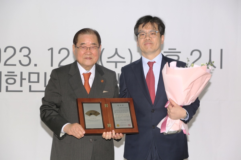 계명대 대구동산병원이 6일 제5회 영석상을 수상했다.